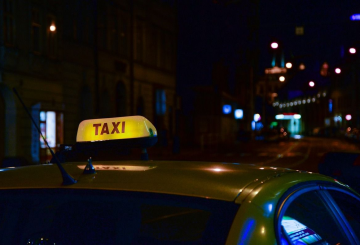 Чи справді в укриття їхав таксист, якого оштрафувала поліція?