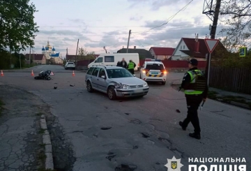 У Звягелі сталося ДТП за участю автомобіля та мотоцикла