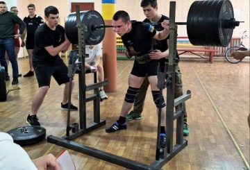 Відбулася відкрита першість ДЮКФП із присідання зі штангою