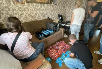 Поліція викрила діяльність ботоферми, що сприяла поширенню кремлівських наративів