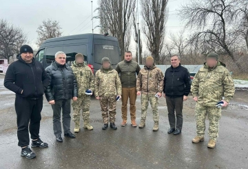 Від імені Звягельської громади міський голова та депутати привітали воїнів 30-ї ОМБр із Днем Збройних Сил України та передали допомогу
