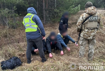 На Житомирщині поліція викрила ще одного організатора незаконного переправлення військовозобов’язаних через кордон