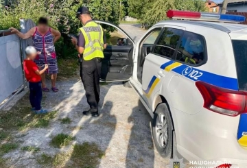 Звягельські поліцейські повернули додому 5-річного хлопчика