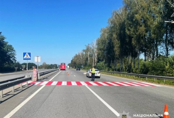 В Улашанівці під колесами автобуса загинула 37-річна жінка