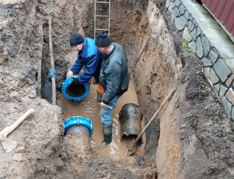 Водоканал оперативно ліквідував прорив на трубопроводі діаметром 300 мм