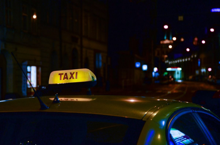 Чи справді в укриття їхав таксист, якого оштрафувала поліція?