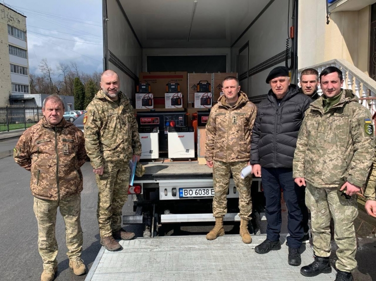 Фракція «Народна партія»: віддані вирішенню проблем своїх виборців, вболіваємо за злагоду в нашій громаді, усіма своїми справами допомагаємо наближати Перемогу. Звіт про роботу депутатів фракції