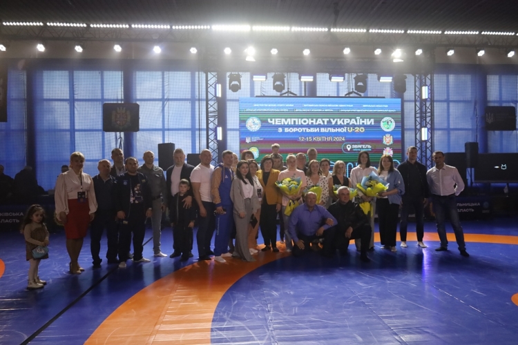 У Звягелі провели чемпіонат України з боротьби вільної серед юніорів та юніорок (U-20)