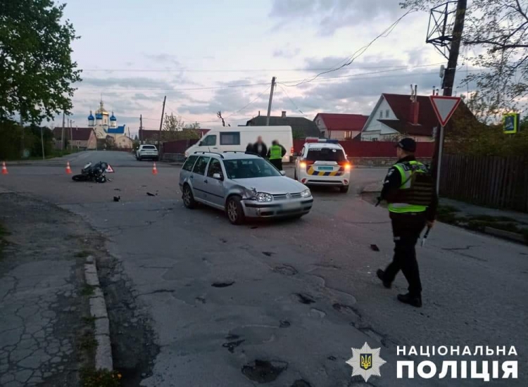 У Звягелі сталося ДТП за участю автомобіля та мотоцикла