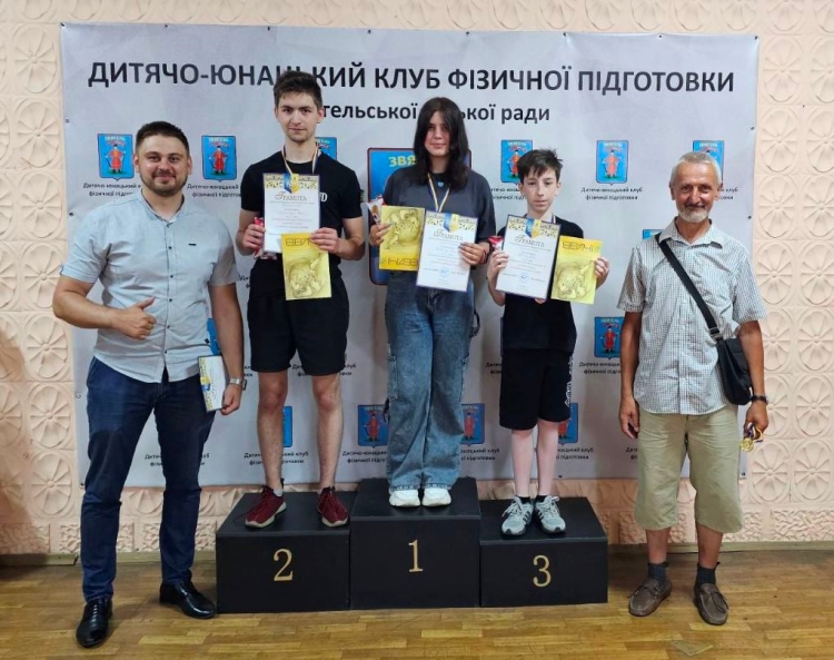 Відбулася першість зі швидких шашок до Дня Конституції України