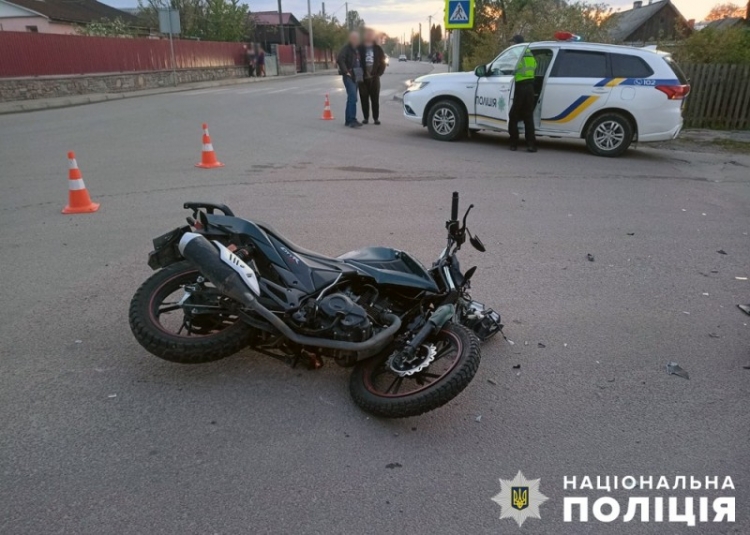 Звягельські слідчі шукають свідків ДТП, в якій загинув 19-річний мотоцикліст
