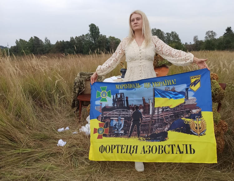 Новий фотопроєкт: вірять, чекають і кохають