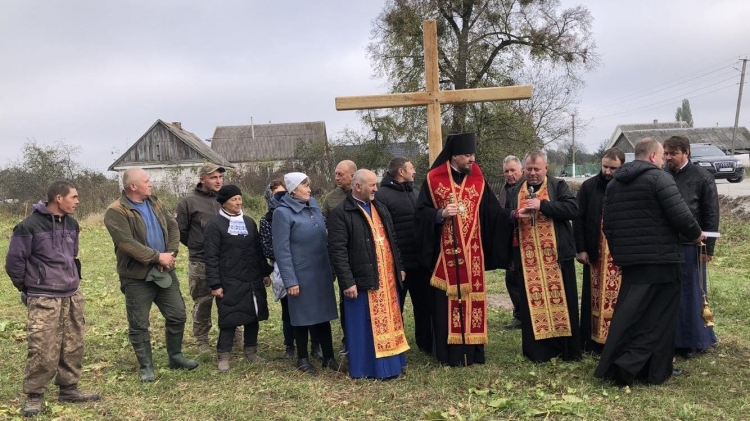 Закладення першого каменя та освячення  хреста на будівництво Храму Покрови Пресвятої Богородиці в Майстрові