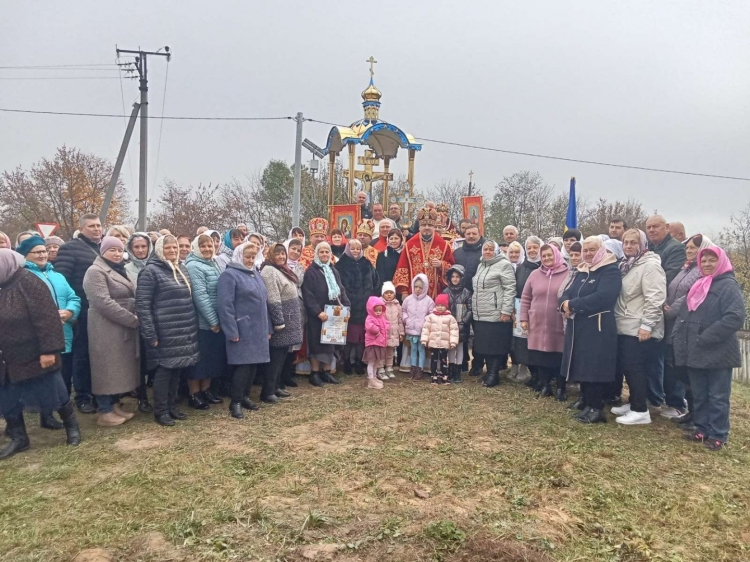 Храмове свято та День села в Наталівці: освячення хреста-оберега на захист воїнів