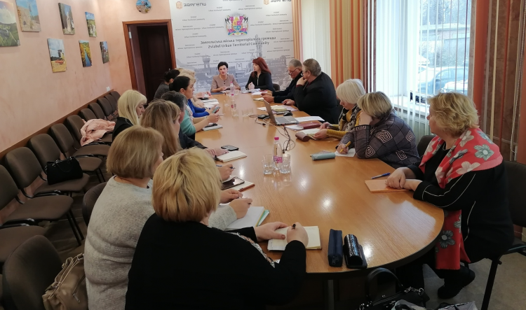 Нарада з керівниками закладів загальної середньої освіти громади: харчування учнів, навчальний предмет «Захист України», безпека учнів