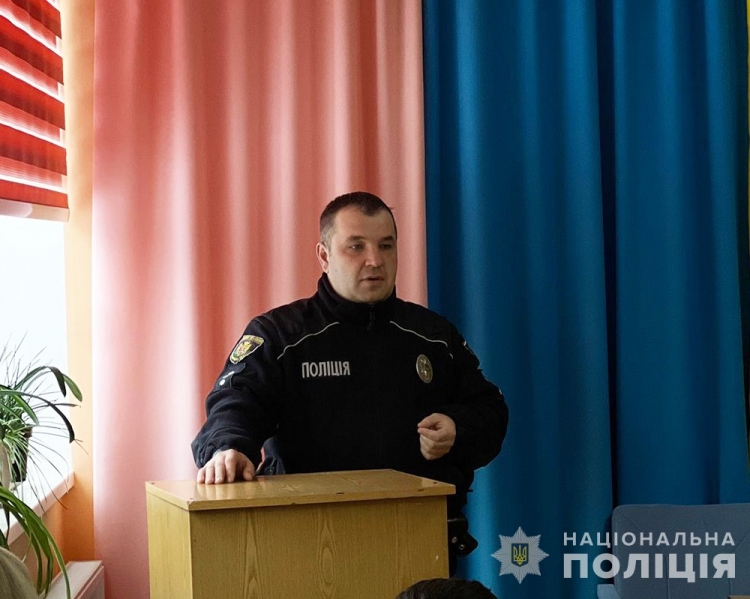 Дільничний офіцер поліції прозвітував про свою роботу перед жителями Брониківськї громади