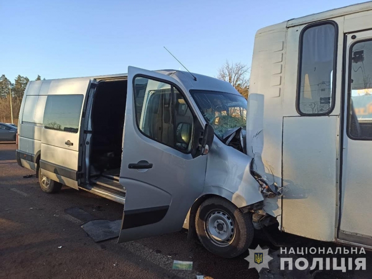 Неподалік Житомира в подвійній ДТП травмовано п’ятьох осіб: поліція розпочала досудове розслідування