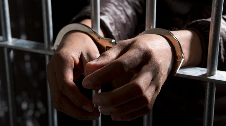 Суд відправив за грати 19-річного парубка, який вчинив розбій
