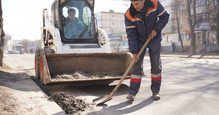 Управління ЖКГЕ оприлюднило графік вивезення вуличного змету