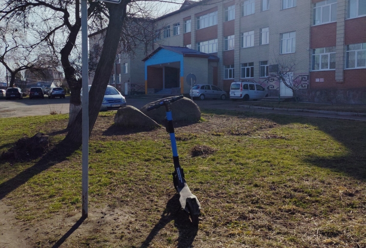 Електросамокати: можна їздити скрізь без прав і вікових обмежень?