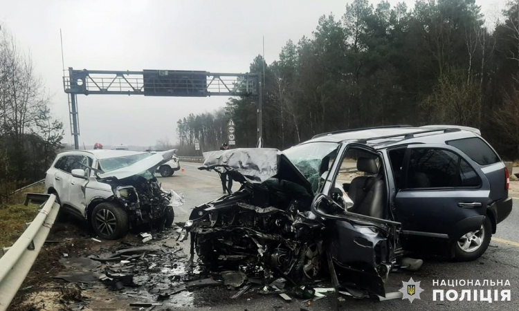 Поліція встановлює обставини ДТП на трасі «Київ-Чоп», у якій загинули обидва водії