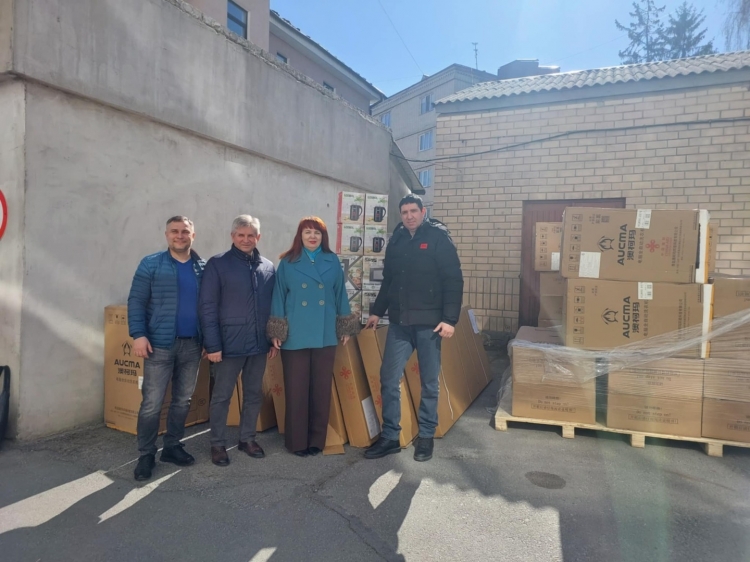 Допомога закладам  освіти та медицини — необхідна і важлива