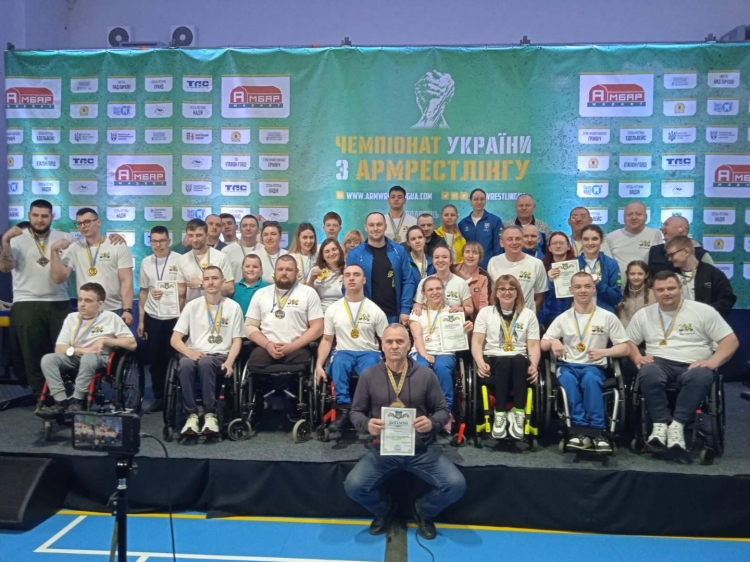 Звягеляни здобули перше командне місце на чемпіонаті України з пара-армрестлінгу!