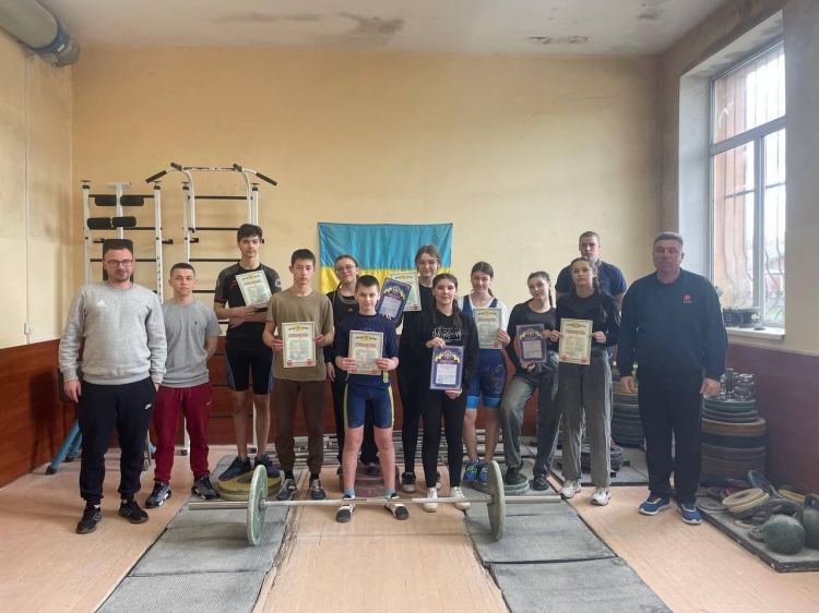 У Звягелі відбулася першість ДЮСШ імені В.П. Єрмакова з важкої атлетики