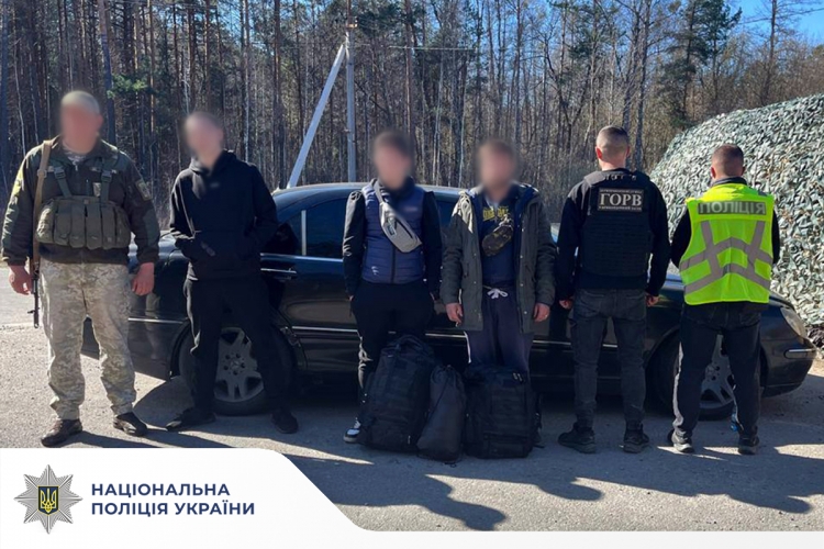 На Житомирщині поліцейські повідомили про підозру полтавцю, який сприяв незаконній міграції чоловіків