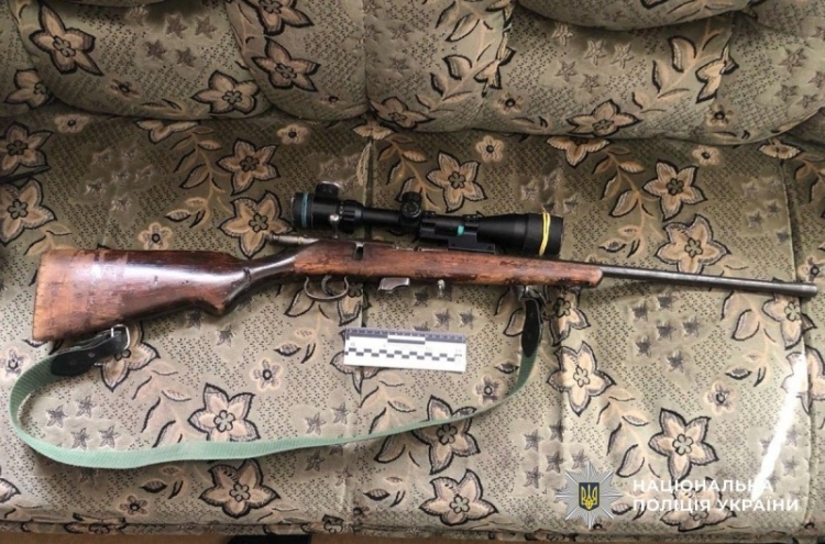 Зберігав удома незареєстровану рушницю те боєприпаси: звягельські поліцейські завершили розслідування