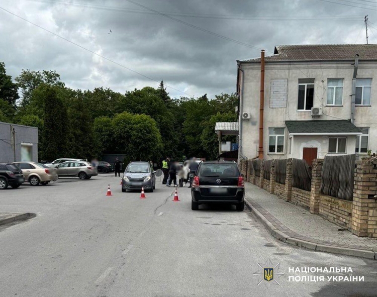 У Звягелі поліцейські встановлюють обставини ДТП з травмуванням пішохода