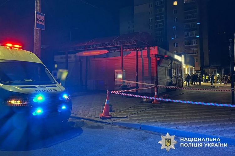 В Житомирі чоловік кинув гранату у натовп та втік з місця події