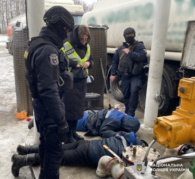 На Звягельщині викрили крадіїв понад 15 тонн палива: досудове розслідування завершено