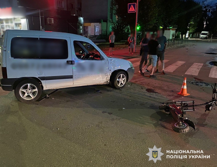 У ДТП з електросамокатом у Житомирі травмовано 3 людей, один пасажир — у реанімації