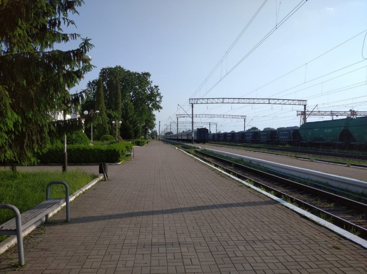 На залізничному вокзалі Звягеля світло буде. Але робота кас і оголошення — під питанням