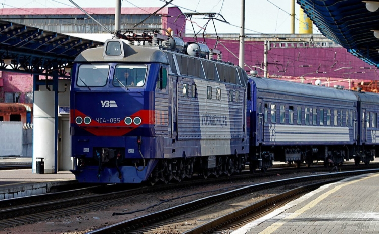 «Укрзалізниця» призначила на серпень додатковий потяг «Київ-Ужгород» із зупинкою у Звягелі