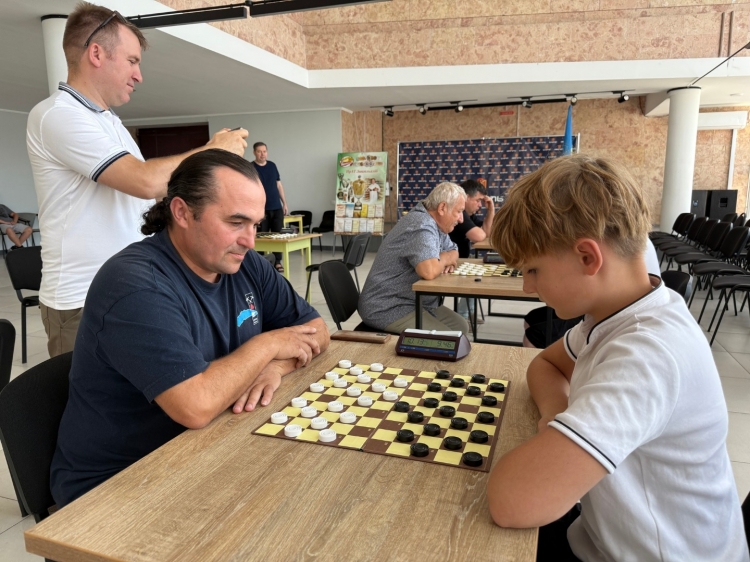 У Звягелі відбувся турнір зі стокліткових шашок