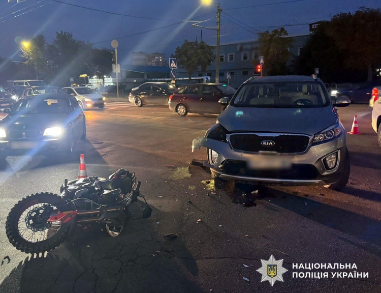 У Житомирі в ДТП травмовано 18-річного мотоцикліста