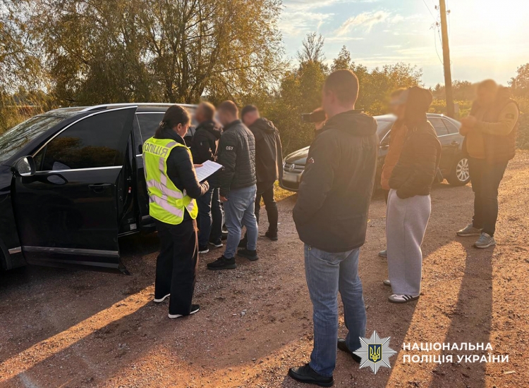 Затримали посадовця, який обіцяв «вплинути на слідство» за 20 тисяч доларів
