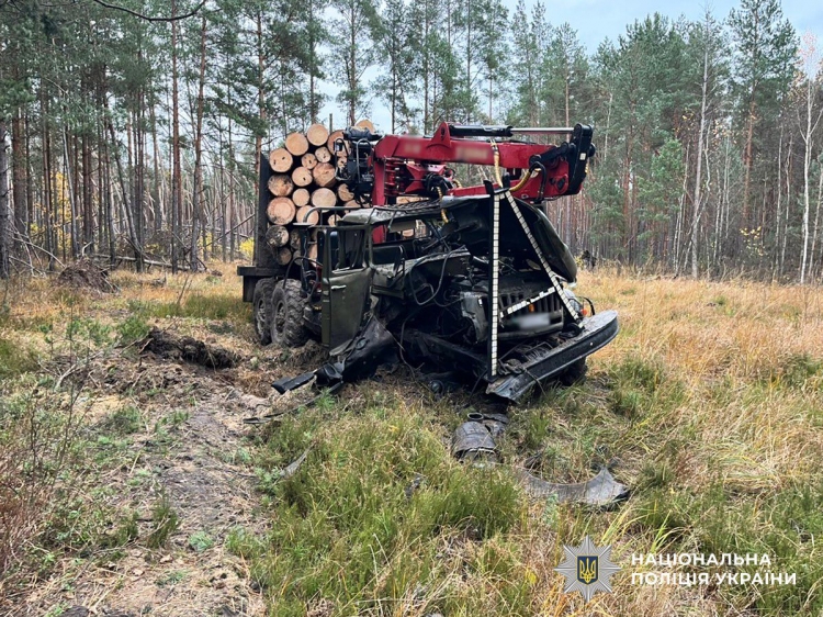 На Житомирщині на мінах підірвалися два автомобілі — загинули п’ять чоловіків