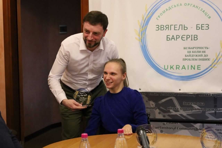 Люди з особливими потребами дають низьку оцінку безбар’єрності у Звягелі