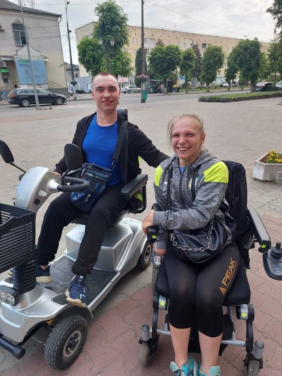 Люди з особливими потребами дають низьку оцінку безбар’єрності у Звягелі