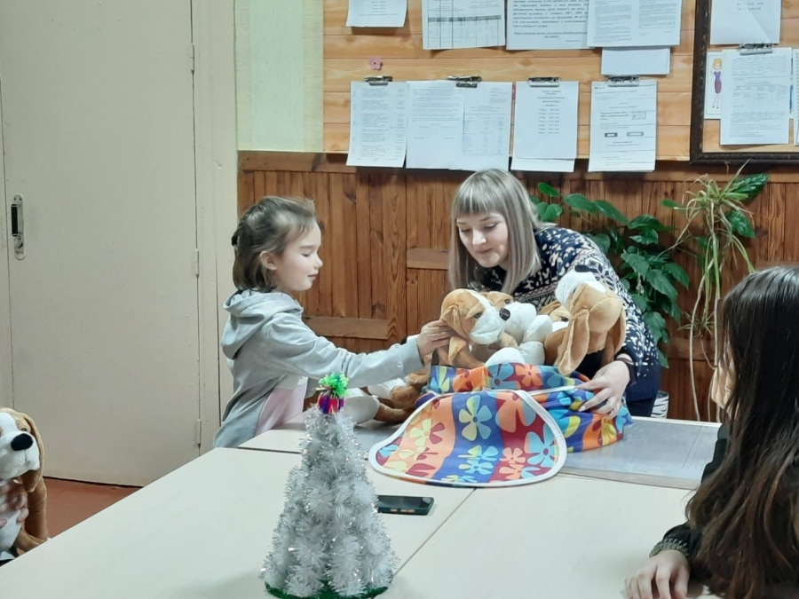 Адаптуватися до нової школи допомагала «собака-обіймака»