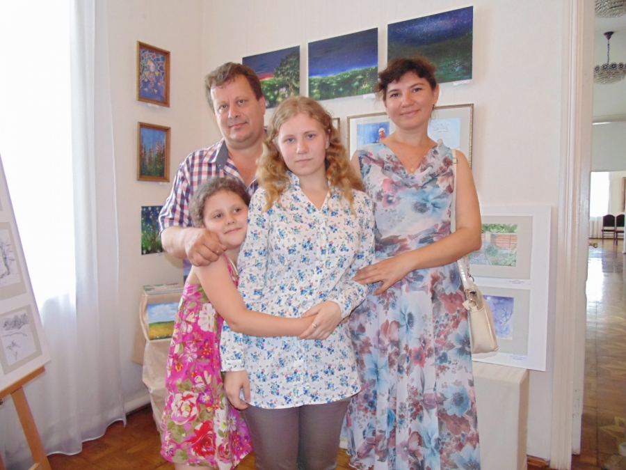 «Вибиратися з окупованого Луганська було важко і страшно…» Як мистецтво допомагає переживати війну