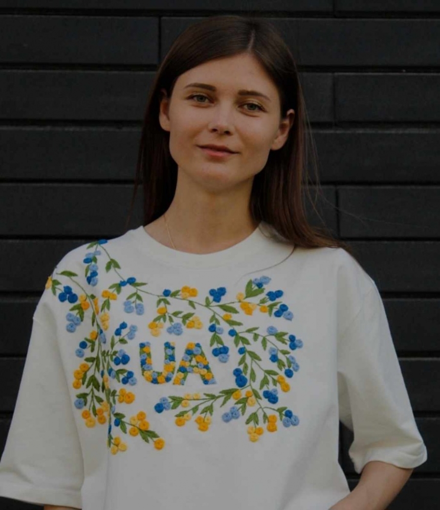 «Хотіла, щоб мої речі відрізнялися  і були не як у всіх». Авторський стиль в одязі створила дівчина зі Звягеля