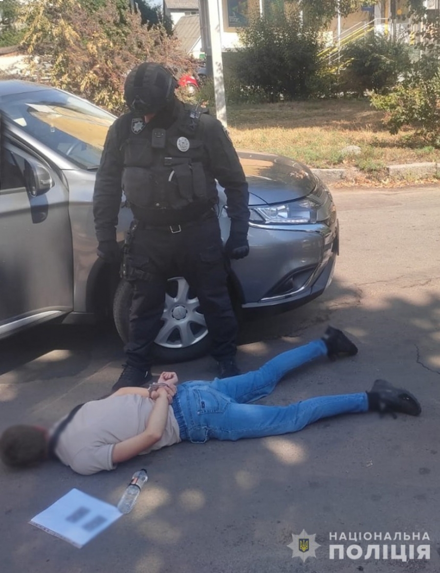 За 20 тисяч доларів пропонував допомогу у виїзді військовозобов’язаному за кордон