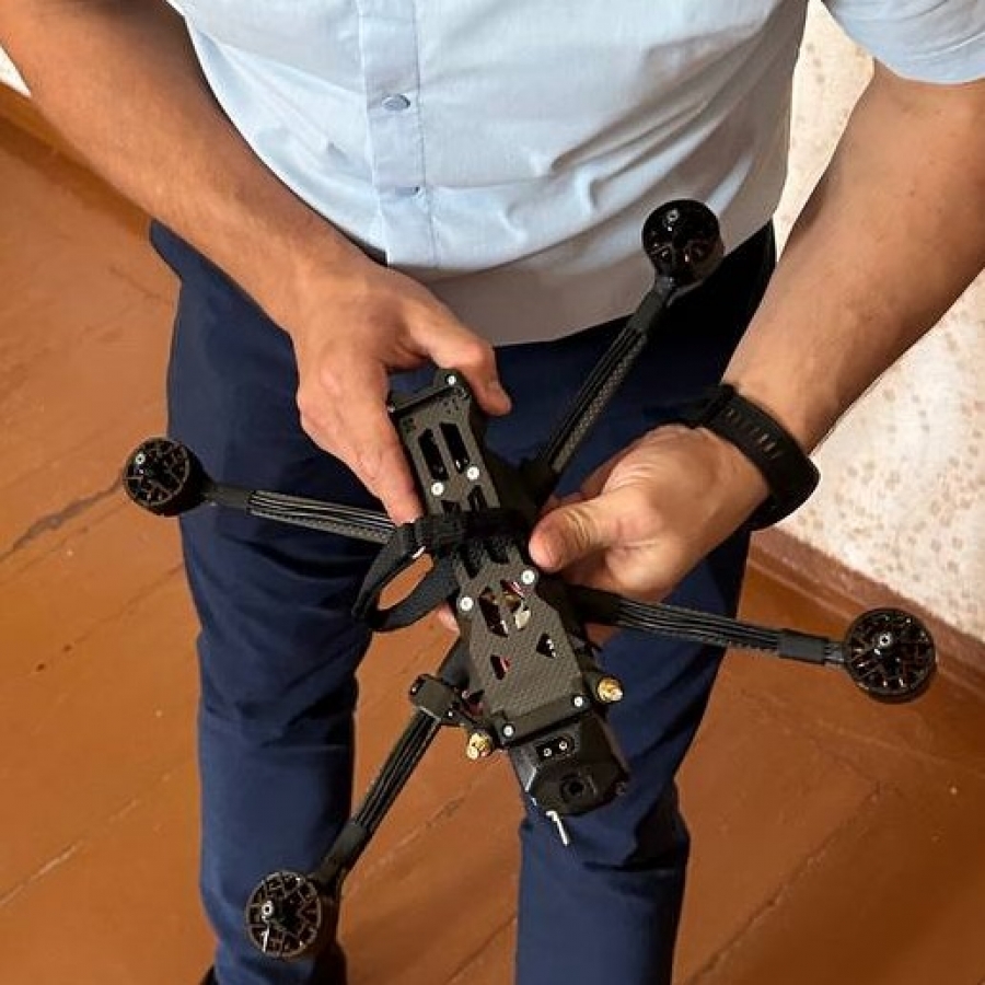 Звягельські підприємці Микола Андрущенко й Олександр Диба передали військовим FPV-дрони