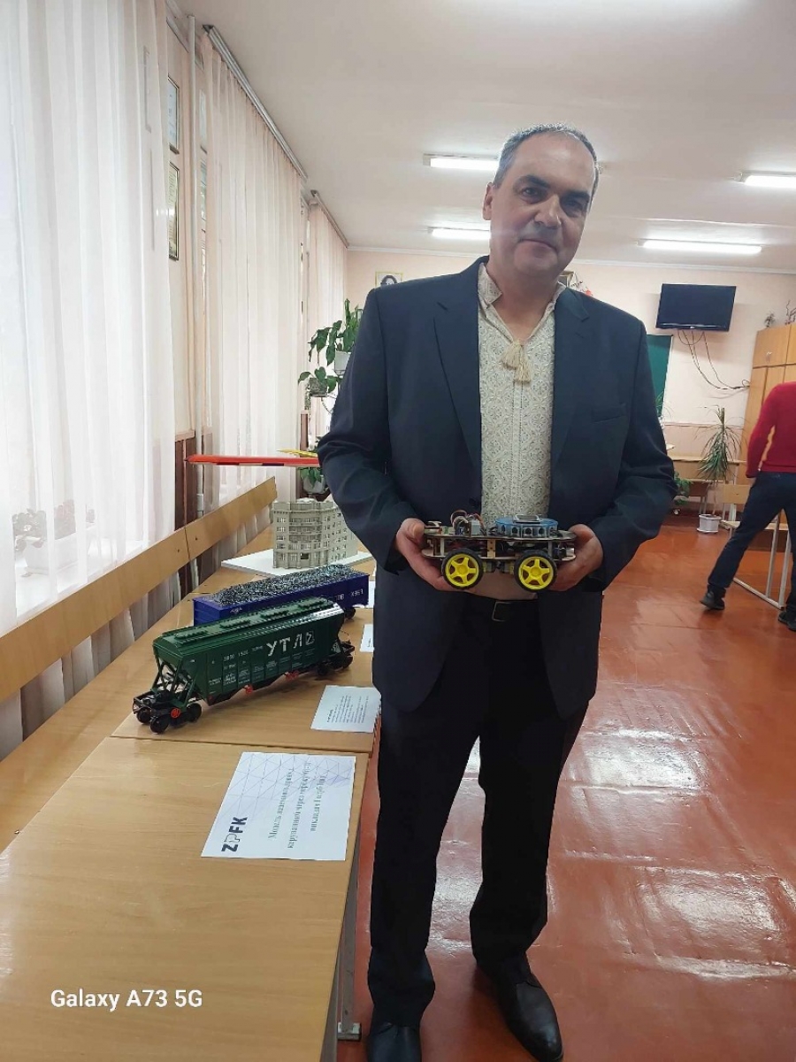 Політехнічному коледжу — 55: виховують спеціалістів і патріотів. Викладачі вразили своїми колекціями та винаходами