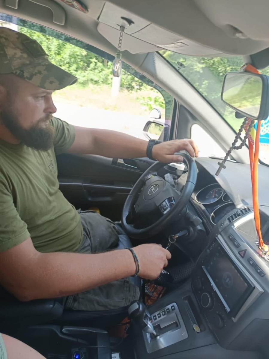 Без авто з ручним керуванням повноцінне життя неможливе