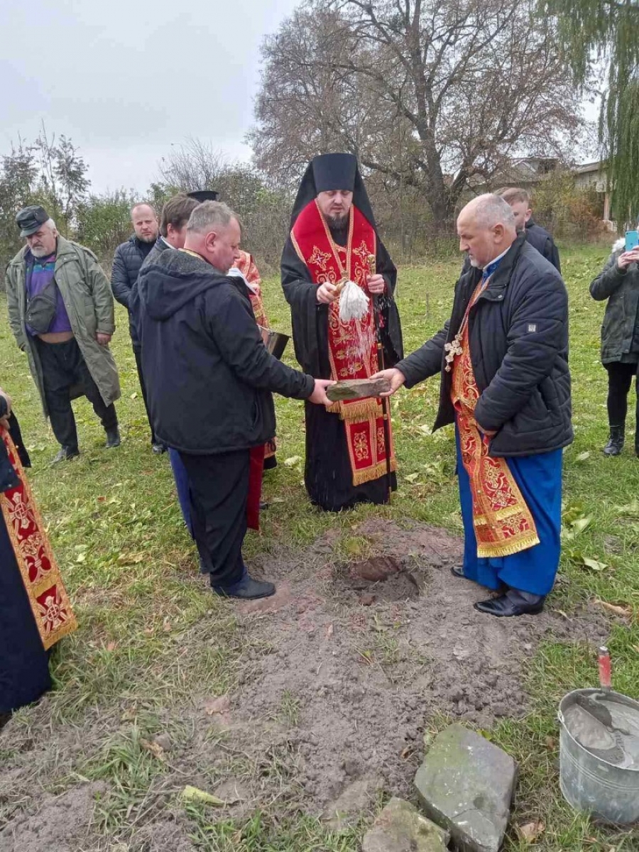 Закладення першого каменя та освячення  хреста на будівництво Храму Покрови Пресвятої Богородиці в Майстрові